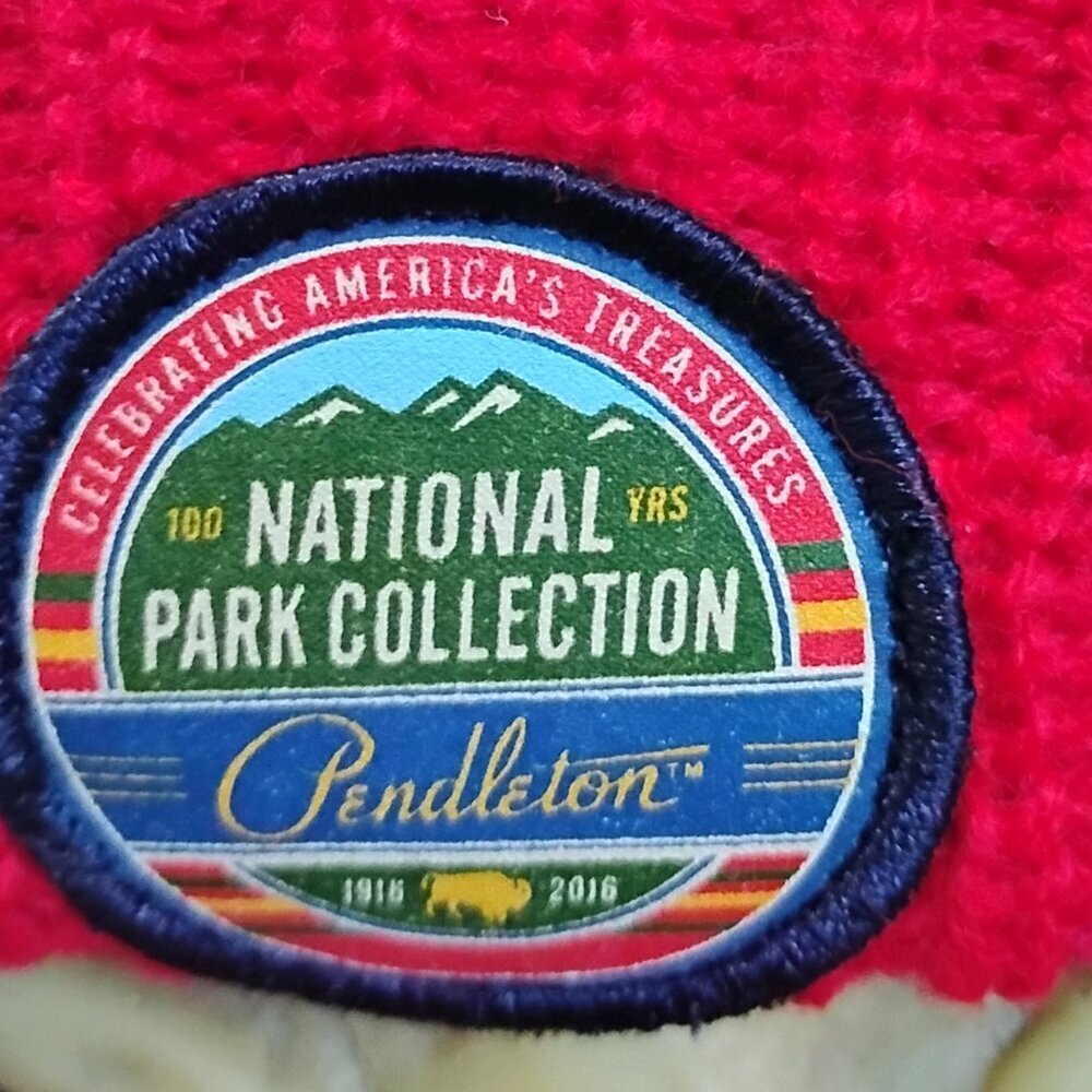 Pendleton Rainier National Parks Collection Beanie Hat - Picture 2 of 6